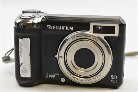 Fujifilm Finepix E Series E900 9.0MP Digital Camera .